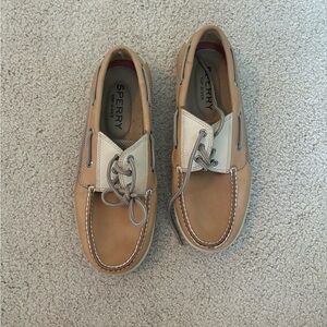 Sperry 9 wide